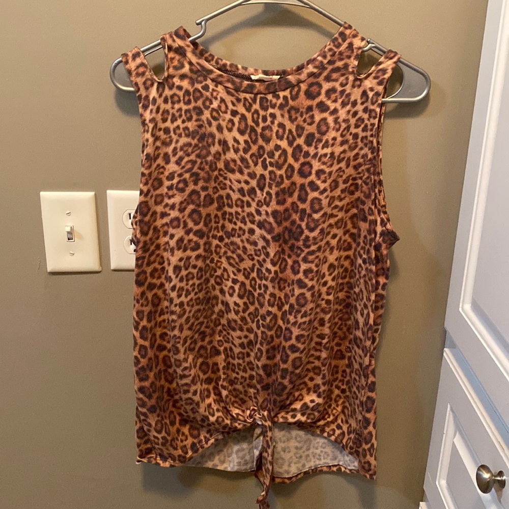 Leopard sleeveless top